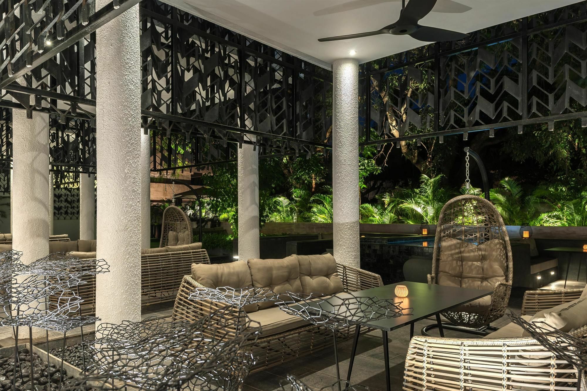 Hyatt Centric Candolim Goa Kültér fotó The interior of the hotel