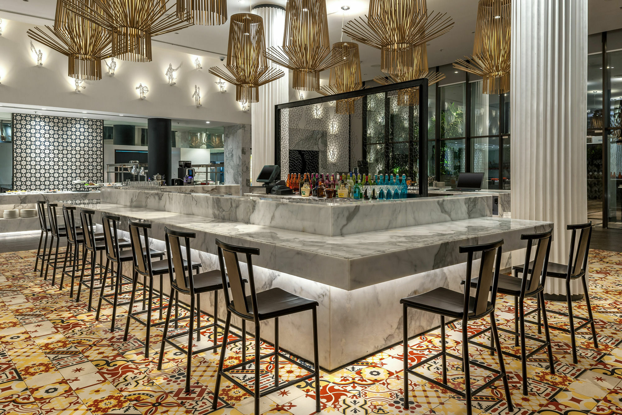 Hyatt Centric Candolim Goa Kültér fotó The bar at the lobby